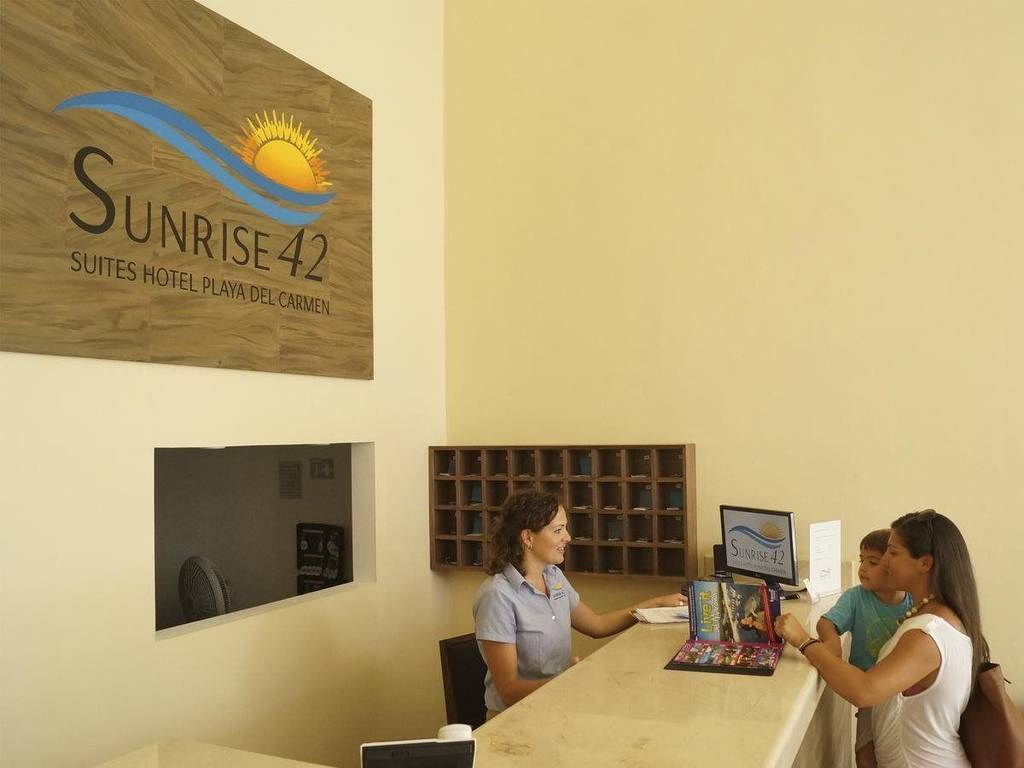 Sunrise 42 Suites Hotel プレヤデルカーメン エクステリア 写真